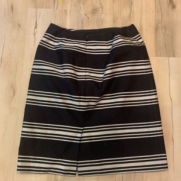 Talbots Petites Navy Striped Pencil Skirt size 2P - Picture 4 of 4